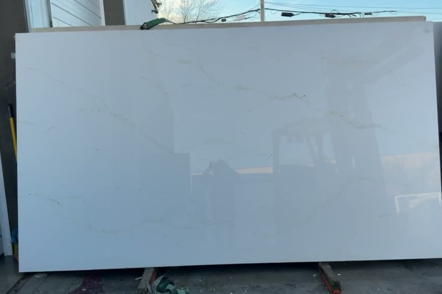 Calacatta Amarillo - Super Jumbo — stone photographed in the yard, 137 by 77 inches